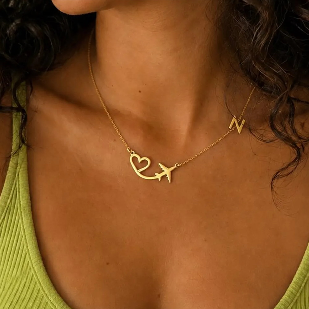 Name Necklace Custom - Gepersonaliseerde hartvormige vliegtuig-hanger met initialen voor
